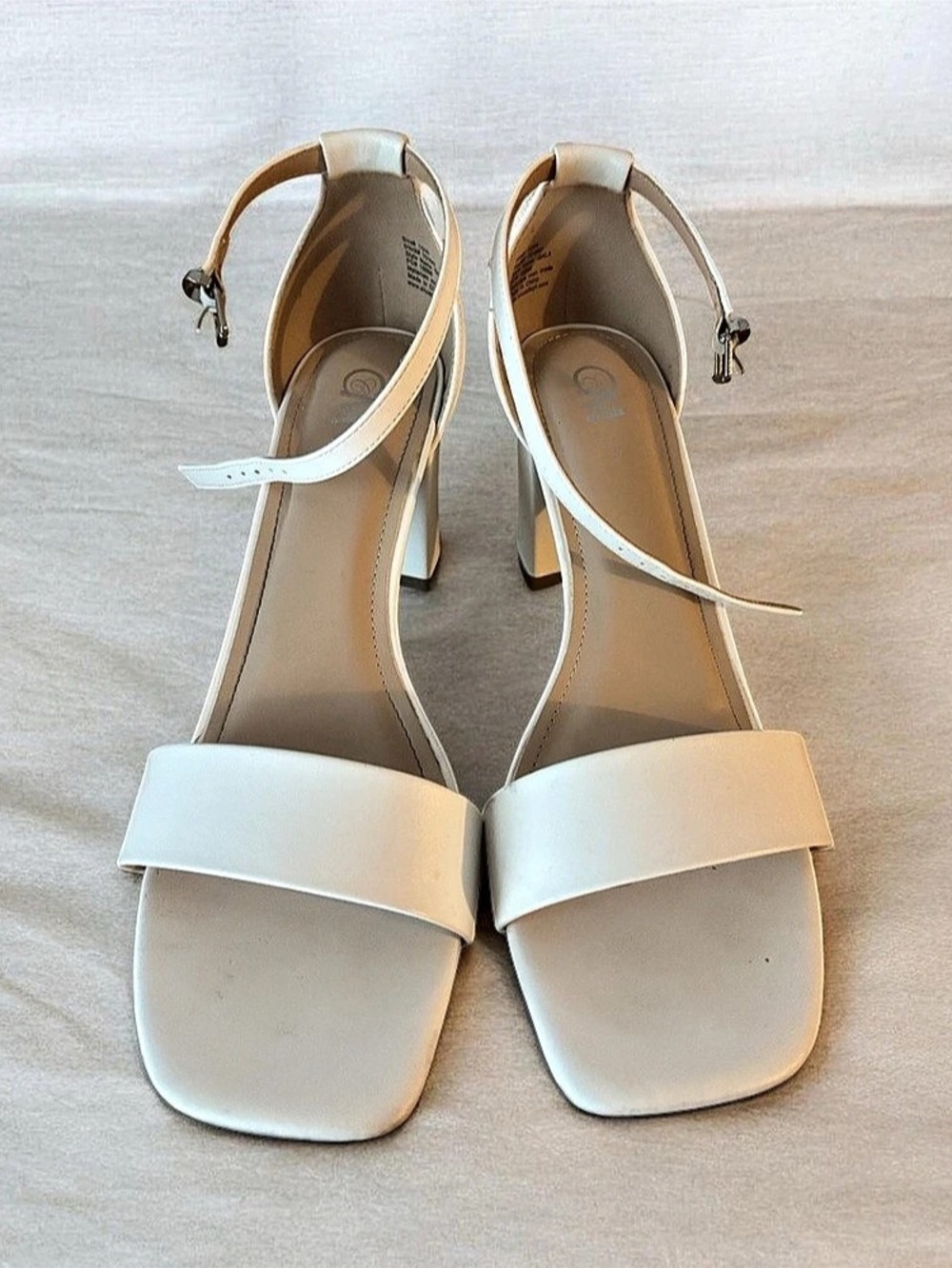 🤍 White Block Heel Ankle-Strap Sandals – Women’s Size 10W 🤍